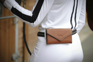 PENELOPE - Pochette "Phone Pocket" Cognac