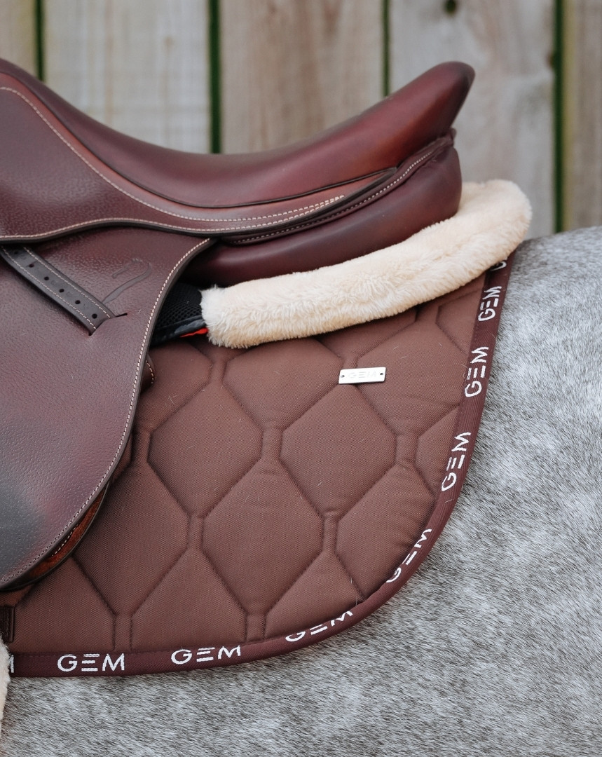 GEM - Tapis de selle "LOVE" Chocolat – Image 3