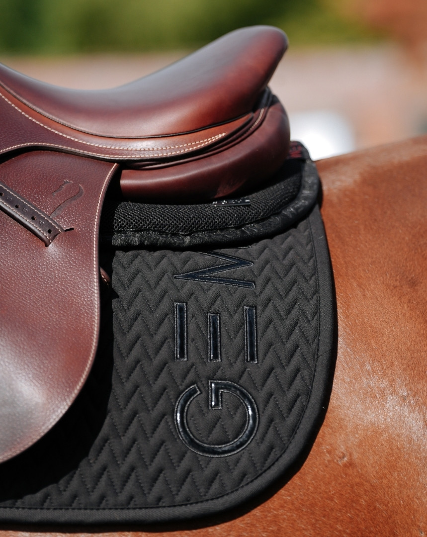 GEM - Tapis de selle "TEN" Noir/Noir – Image 2