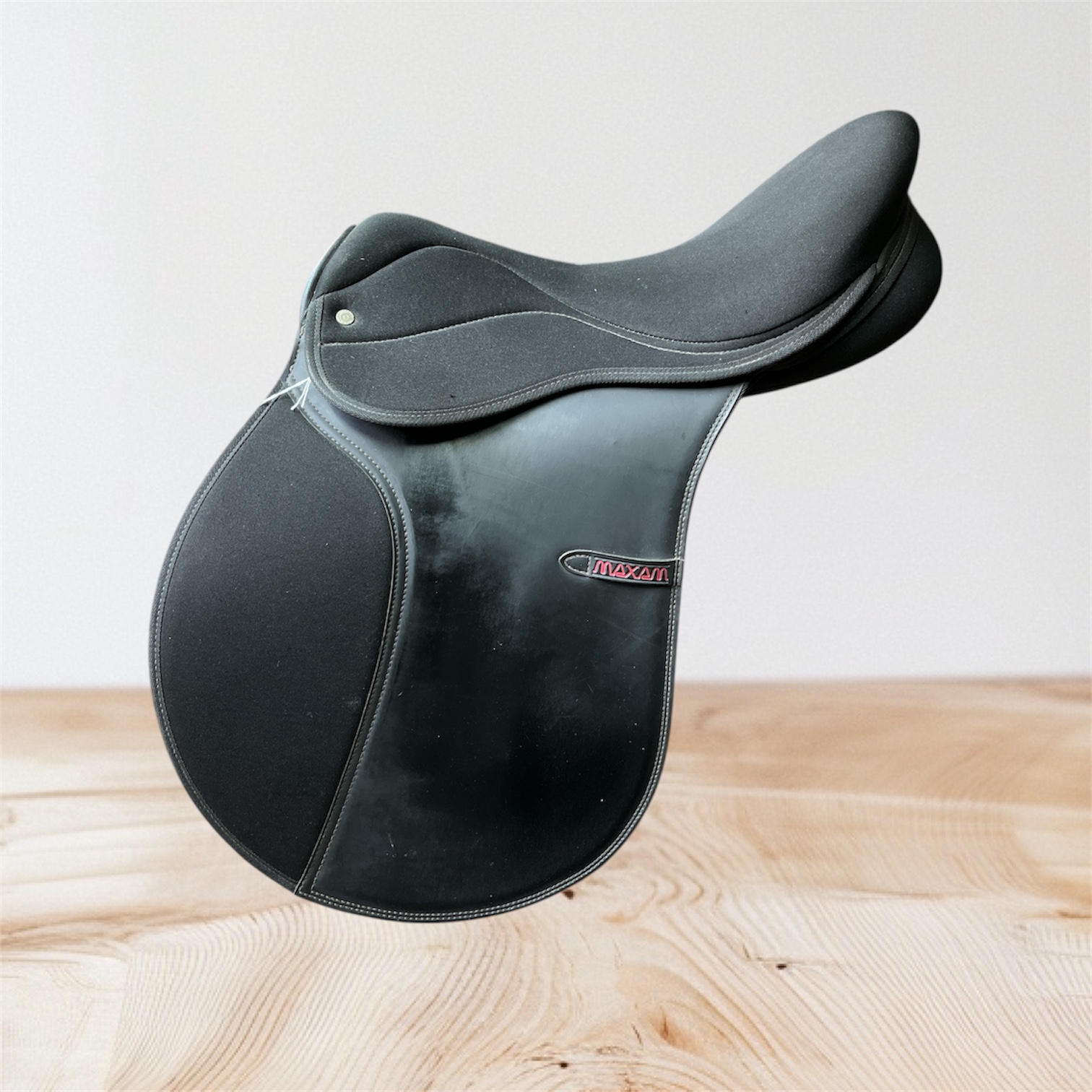 MAXAM - Selle synthétique 17" Noir