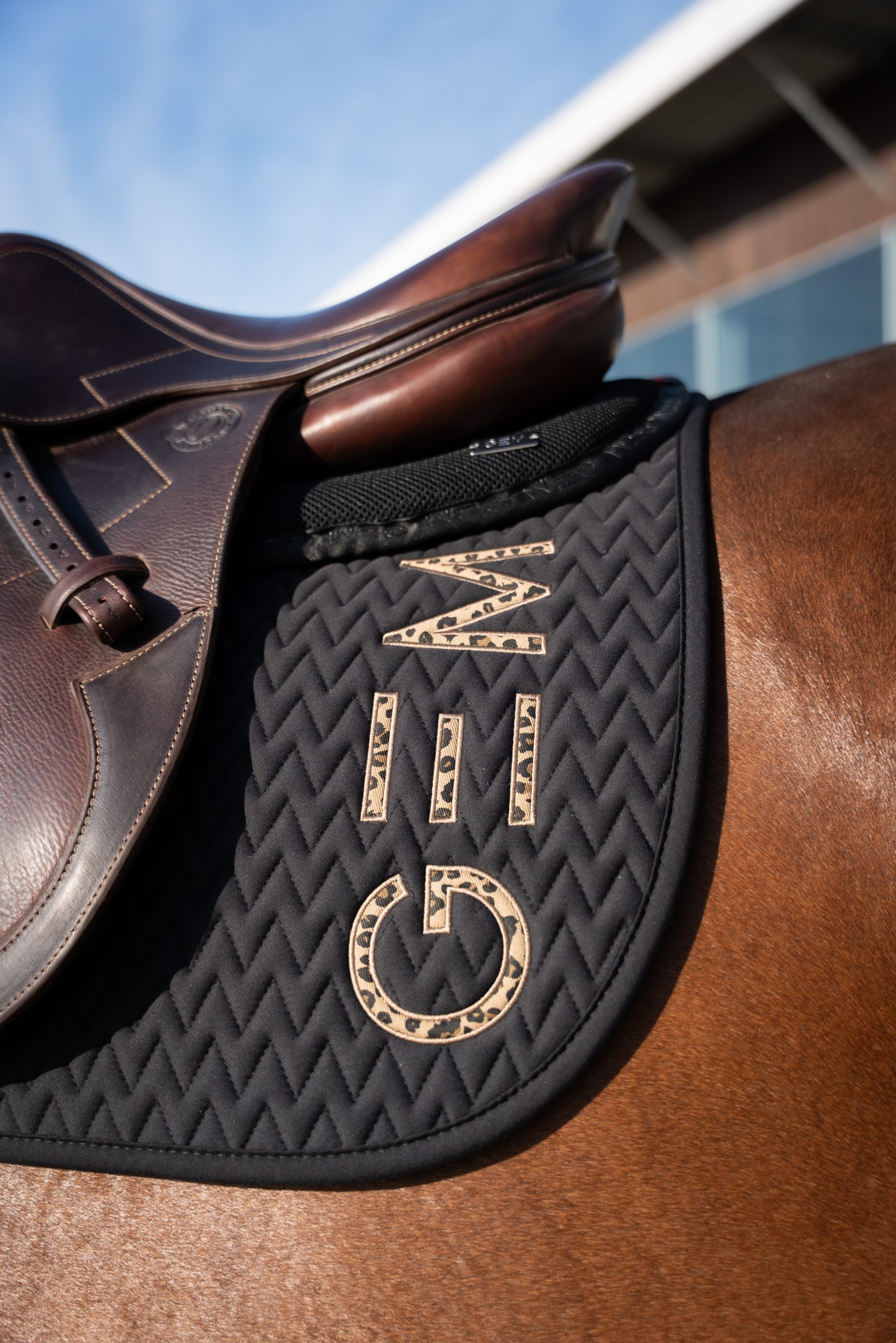 GEM - Tapis de selle "TEN" Noir/Léopard – Image 2