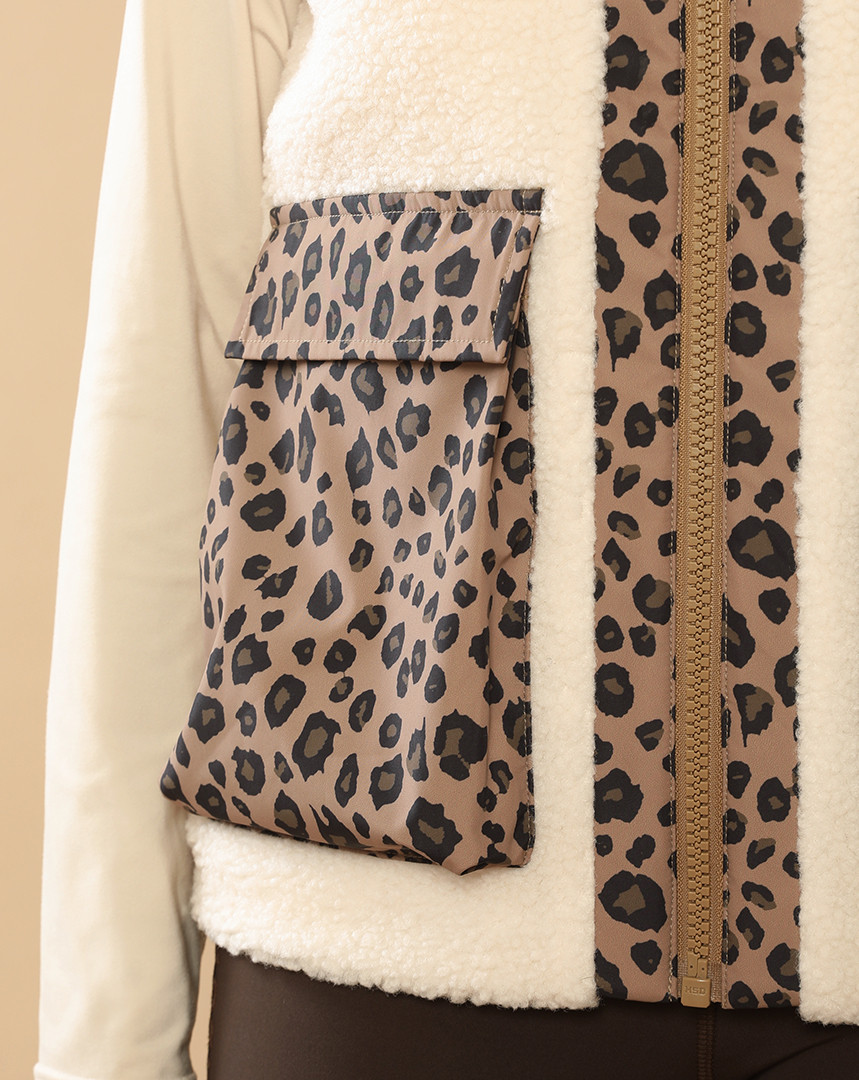 GEM - Veste sans manches "Charlie" Écru/Léopard – Image 6